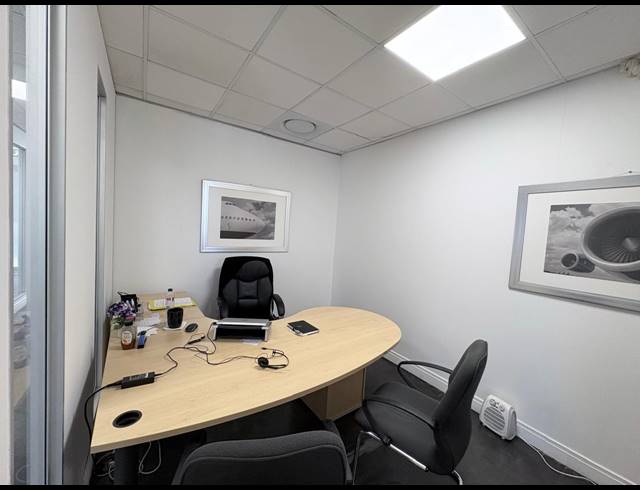 115M² OFFICE TO LET IN MAGALIESSIG